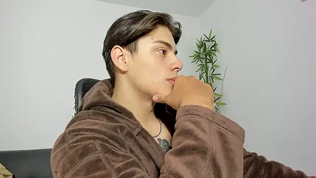 Snapshot of Giordano_Russo chatting on March 19, 1:51 pm Giordano Russo online show from March 19, 1:51 pm