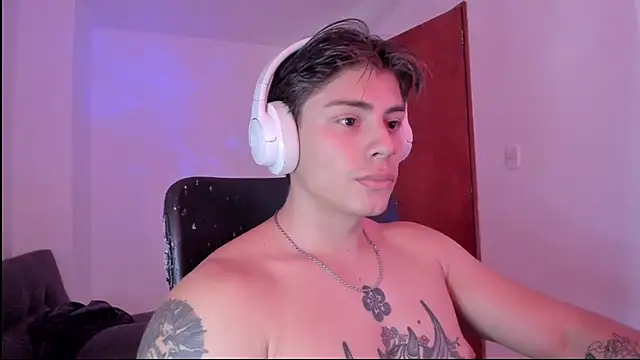 Snapshot of Giordano_Russo chatting on September 8, 8:30 pm Giordano Russo online show from September 8, 8:30 pm