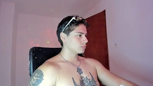 Snapshot of Giordano_Russo chatting on September 12, 9:26 pm Giordano Russo online show from September 12, 9:26 pm