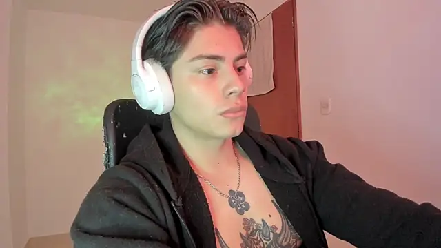 Snapshot of Giordano_Russo chatting on September 14, 4:28 pm Giordano Russo online show from September 14, 4:28 pm