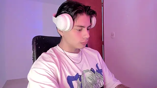 Snapshot of Giordano_Russo chatting on September 17, 7:37 pm Giordano Russo online show from September 17, 7:37 pm