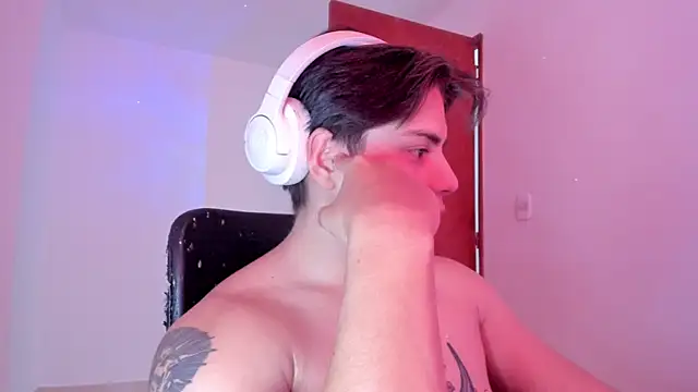 Snapshot of Giordano_Russo chatting on September 22, 5:15 pm Giordano Russo online show from September 22, 5:15 pm