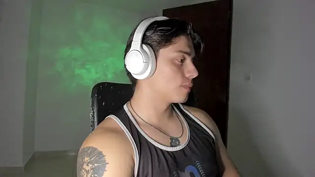 Snapshot of Giordano_Russo chatting on September 24, 4:05 am Giordano Russo online show from September 24, 4:05 am