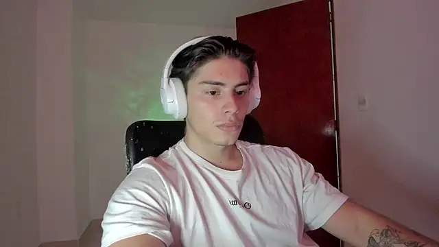 Snapshot of Giordano_Russo chatting on September 26, 6:45 pm Giordano Russo online show from September 26, 6:45 pm