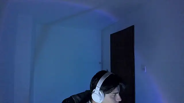 Snapshot of Giordano_Russo chatting on October 8, 10:40 pm Giordano Russo online show from October 8, 10:40 pm