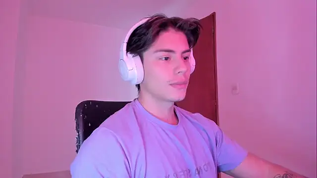 Snapshot of Giordano_Russo chatting on October 18, 7:03 pm Giordano Russo online show from October 18, 7:03 pm