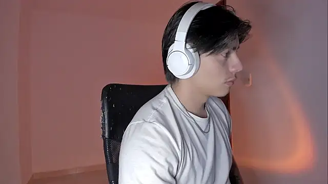 Snapshot of Giordano_Russo chatting on October 28, 4:16 am Giordano Russo online show from October 28, 4:16 am