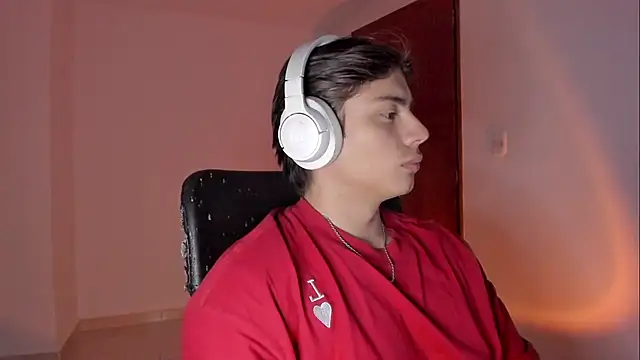 Snapshot of Giordano_Russo chatting on October 29, 12:46 am Giordano Russo online show from October 29, 12:46 am