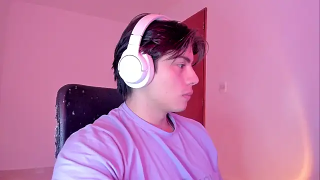 Snapshot of Giordano_Russo chatting on October 29, 9:16 pm Giordano Russo online show from October 29, 9:16 pm