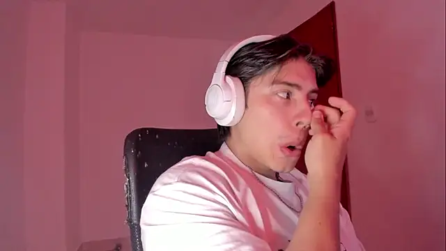 Snapshot of Giordano_Russo chatting on November 5, 8:31 pm Giordano Russo online show from November 5, 8:31 pm