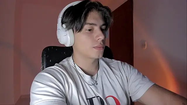 Snapshot of Giordano_Russo chatting on November 14, 12:53 am Giordano Russo online show from November 14, 12:53 am