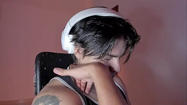 Snapshot of Giordano_Russo chatting on November 17, 10:26 pm Giordano Russo online show from November 17, 10:26 pm