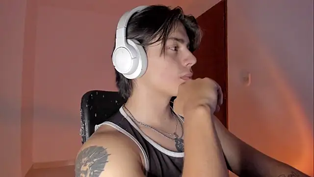 Snapshot of Giordano_Russo chatting on December 15, 2:49 am Giordano Russo online show from December 15, 2:49 am