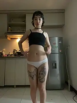 Snapshot of _Lunnaa_ chatting on May 20, 1:34 am Lunnaa online show from May 20, 1:34 am