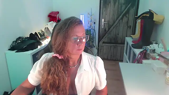Snapshot of GeilesLuder75 chatting on June 19, 6:34 pm GeilesLuder75 online show from June 19, 6:34 pm