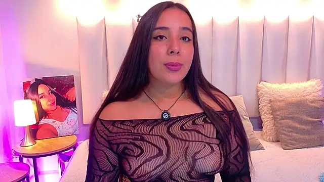 ValenScott1 online show from July 27, 12:45 pm