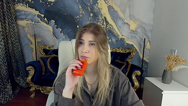 Snapshot of CassandraGood chatting on March 13, 9:37 pm CassandraGood online show from March 13, 9:37 pm