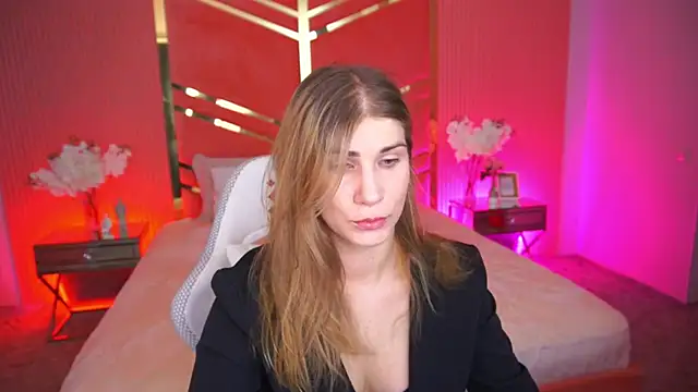 Snapshot of CassandraGood chatting on September 9, 7:41 am CassandraGood online show from September 9, 7:41 am