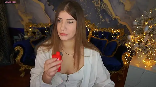 CassandraGood online show from February 3, 8:08 am