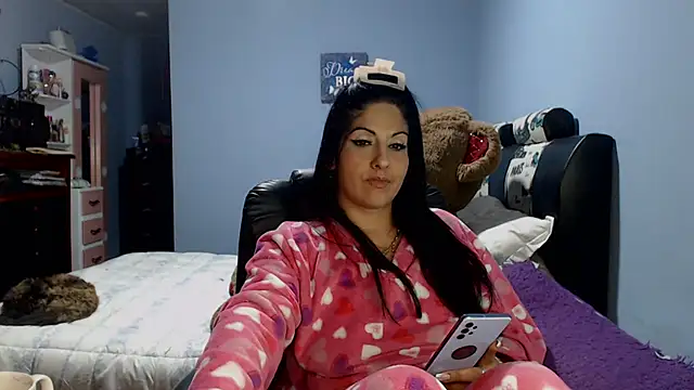 Snapshot of sahtlove1 chatting on June 25, 4:34 am sahtlove1 online show from June 25, 4:34 am