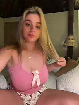 oriana zoeee online show from March 21, 6:05 am