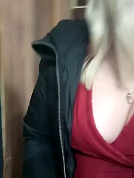 Snapshot of Arina_smiles chatting on December 27, 3:48 pm Arina smiles online show from December 27, 3:48 pm