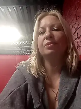 Snapshot of Arina_smiles chatting on January 4, 7:13 pm Arina smiles online show from January 4, 7:13 pm
