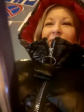 Snapshot of Arina_smiles chatting on January 10, 3:58 pm Arina smiles online show from January 10, 3:58 pm