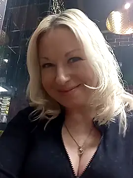 Snapshot of Arina_smiles chatting on January 31, 4:17 pm Arina smiles online show from January 31, 4:17 pm