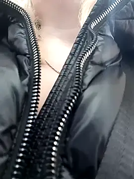 Snapshot of Arina_smiles chatting on February 9, 4:07 pm Arina smiles online show from February 9, 4:07 pm