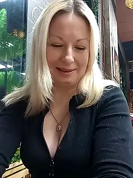 Snapshot of Arina_smiles chatting on March 7, 5:06 pm Arina smiles online show from March 7, 5:06 pm