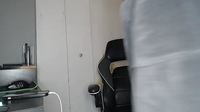 Snapshot of ChrisVacher chatting on December 4, 3:15 am ChrisVacher online show from December 4, 3:15 am