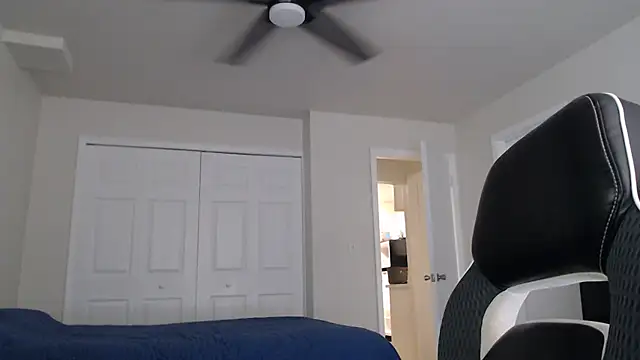 Snapshot of ChrisVacher chatting on September 17, 8:43 pm ChrisVacher online show from September 17, 8:43 pm