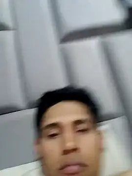 Snapshot of frexner chatting on March 7, 3:25 am frexner online show from March 7, 3:25 am