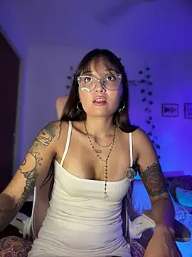 LunaXuan online show from March 5, 3:46 am