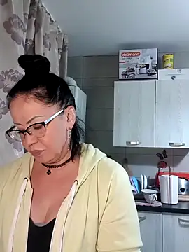 x  KHALEESI  x online show from October 15, 3:45 pm