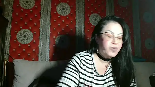 x  KHALEESI  x online show from April 18, 10:21 pm