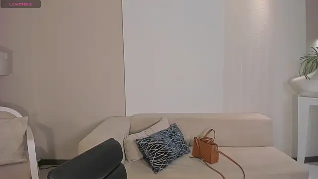 NinaMichelle online show from March 30, 6:20 pm