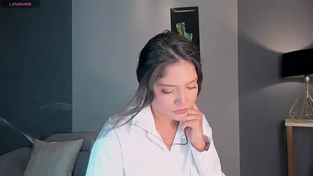 NinaMichelle online show from April 23, 6:21 pm