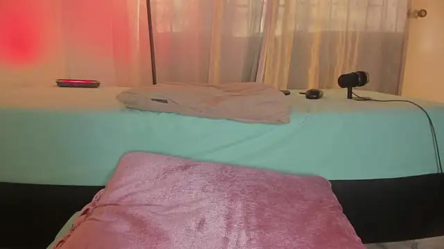 Snapshot of hot_booty_ chatting on February 21, 9:54 pm hot booty online show from February 21, 9:54 pm