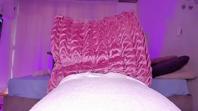 Snapshot of hot_booty_ chatting on March 1, 3:16 pm hot booty online show from March 1, 3:16 pm