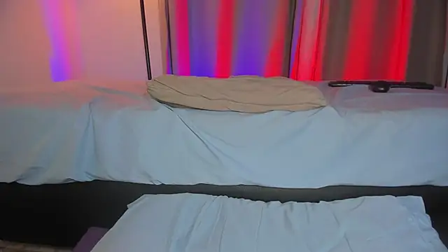Snapshot of hot_booty_ chatting on October 14, 10:32 pm hot booty online show from October 14, 10:32 pm