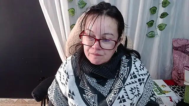 Snapshot of Sonialorens_ chatting on December 3, 9:56 pm Sonialorens  online show from December 3, 9:56 pm