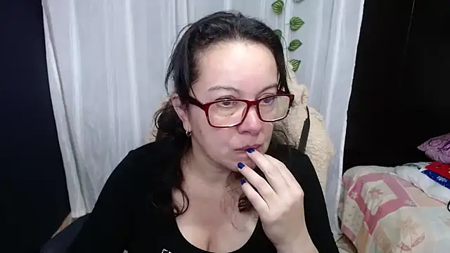 Snapshot of Sonialorens_ chatting on December 30, 1:25 pm Sonialorens  online show from December 30, 1:25 pm