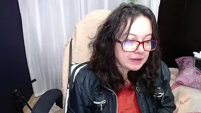 Snapshot of Sonialorens_ chatting on January 8, 12:37 pm Sonialorens  online show from January 8, 12:37 pm