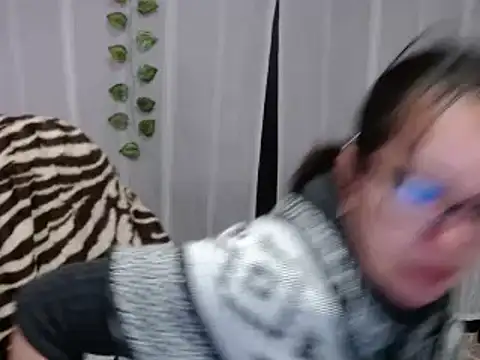 Snapshot of Sonialorens_ chatting on February 8, 12:28 pm Sonialorens  online show from February 8, 12:28 pm