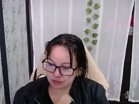 Snapshot of Sonialorens_ chatting on February 25, 3:49 pm Sonialorens  online show from February 25, 3:49 pm