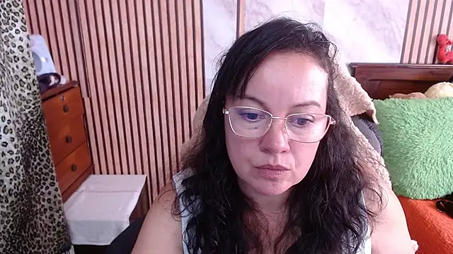 Snapshot of Sonialorens_ chatting on September 22, 4:53 pm Sonialorens  online show from September 22, 4:53 pm