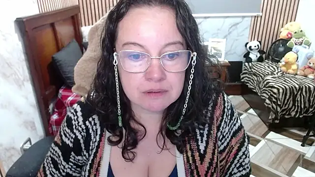 Sonialorens  online show from April 21, 4:34 pm