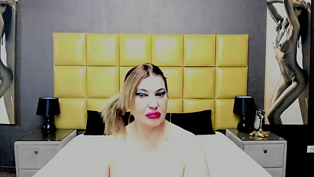 KiraLeila online show from February 22, 3:25 pm